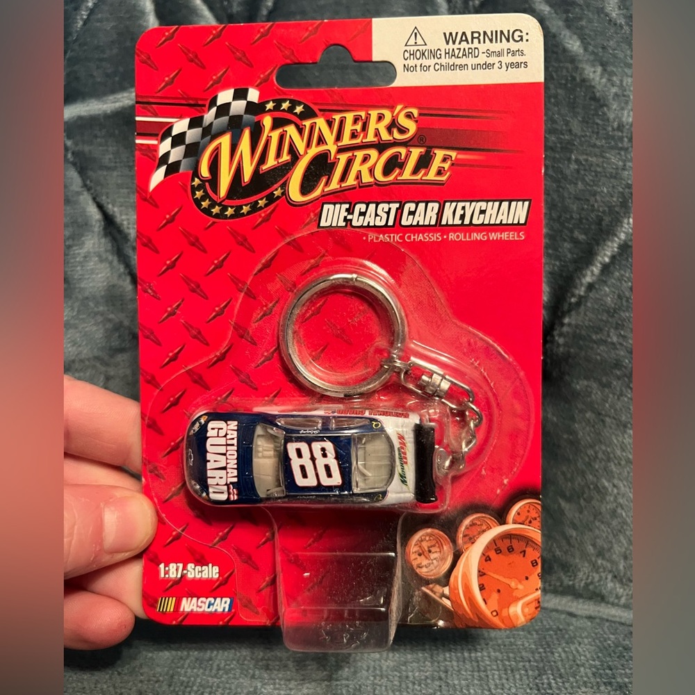 NASCAR Dale Earnhardt jr #88 1:87 scale die cast car keychain blue